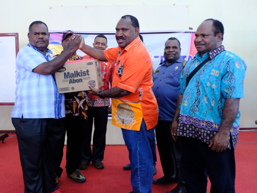 Pemkab Puncak Bantu 1 M ke Asmat Penanganan Wabah Gizi Buruk di Asmat